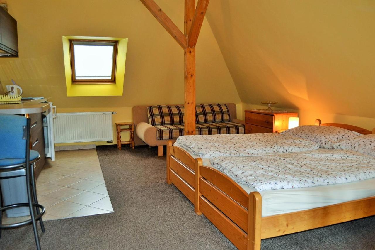 Apartments Nicol Карлови Вари Екстериор снимка