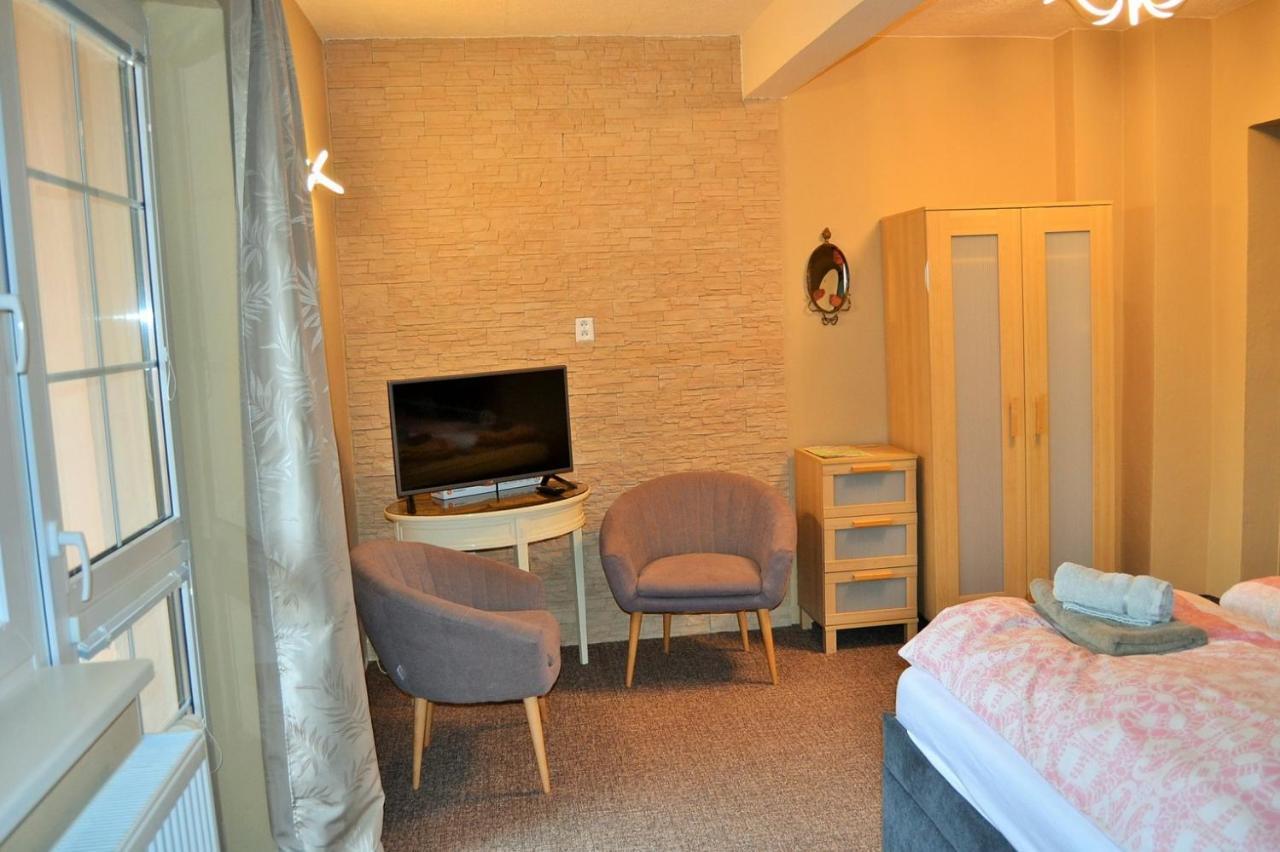Apartments Nicol Карлови Вари Екстериор снимка