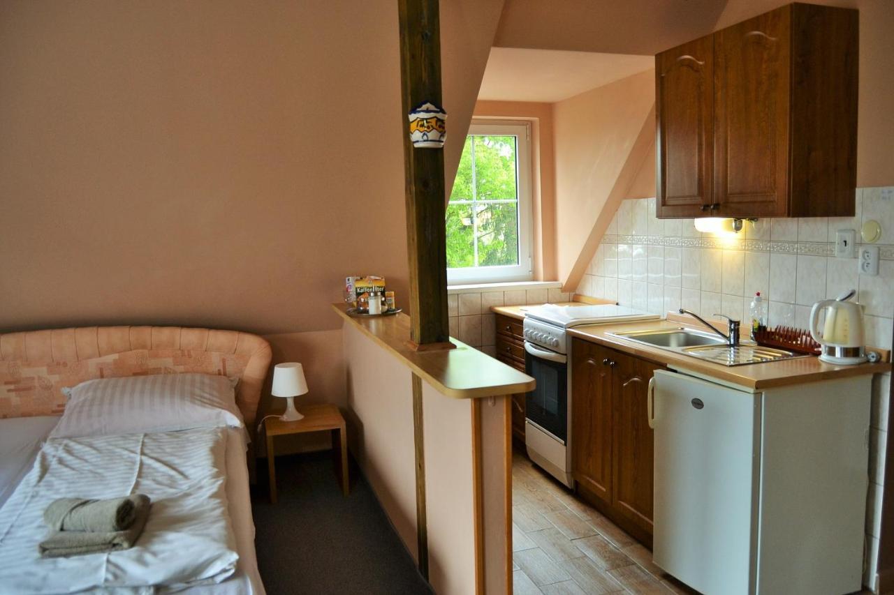 Apartments Nicol Карлови Вари Екстериор снимка