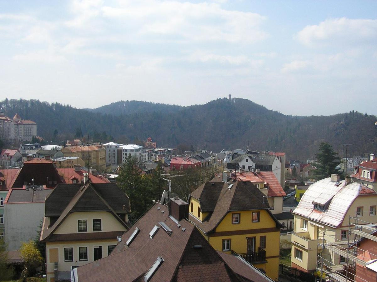 Apartments Nicol Карлови Вари Екстериор снимка